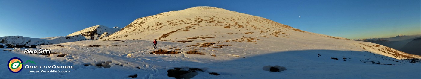 96 E la luna si alza a rischiararci la discesa al buio !.jpg